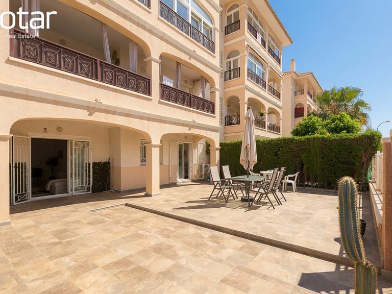Apartment for Sale in Residencial Laguna Golf - Playa Flamenca,Alicante 2