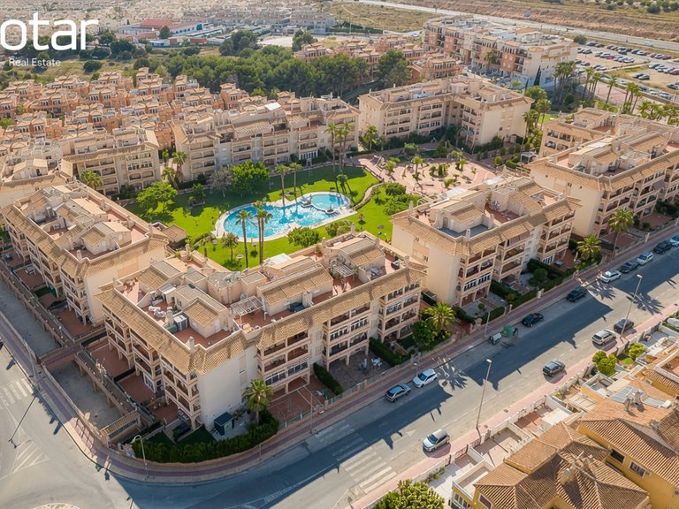 Apartment for Sale in Residencial Laguna Golf - Playa Flamenca,Alicante 31