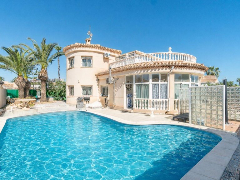 Villa for Sale in Playa Flamenca,Alicante 1