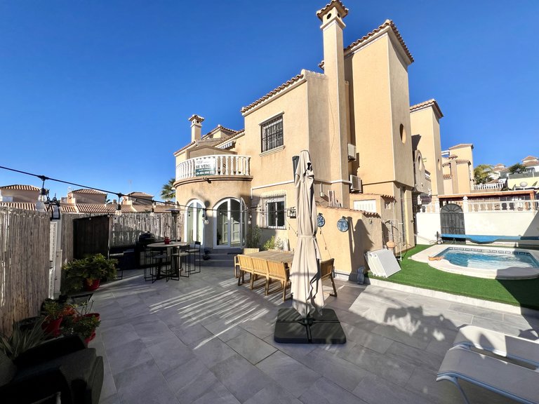 Apartment for Sale in Residencial Zodiaco V  - Villamartín,Alicante 2