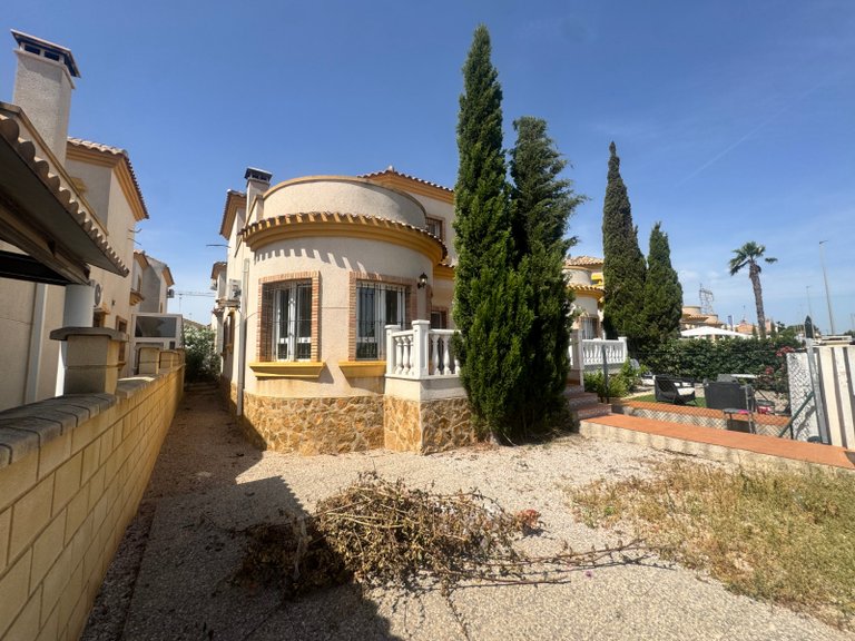 Villa for Sale in La Marina,Alicante 1