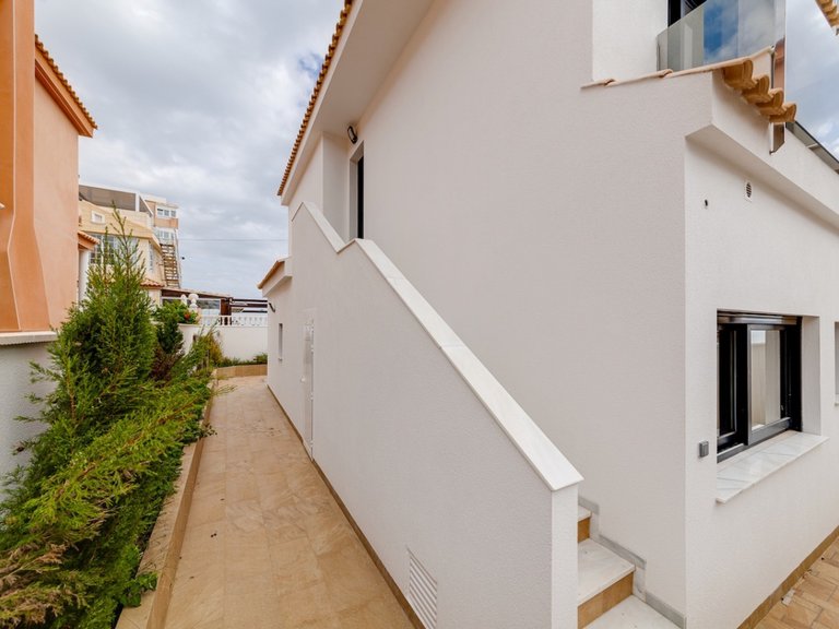 Villa for Sale in Cabo Cervera - Torrevieja,Alicante 27