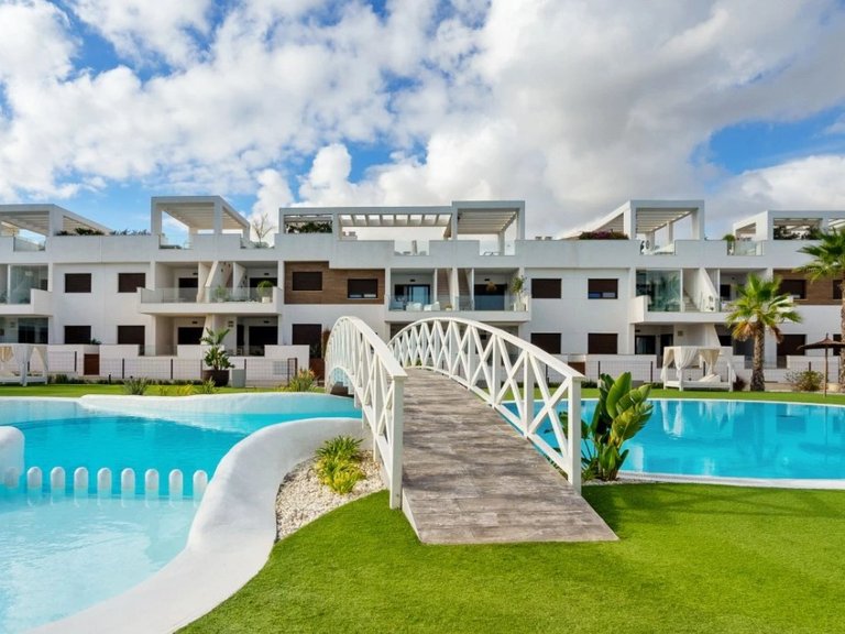 Apartment for Sale in Residencia Laguna Beach - Los Balcones,Alicante 28