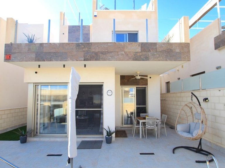 Villa for Sale in Villamartín,Alicante 2