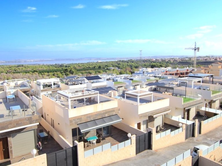 Villa for Sale in Villamartín,Alicante 28