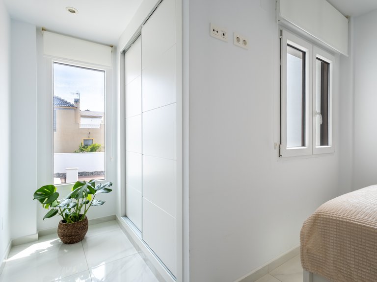 Apartment for Sale in Residencial Los Altos de la Laguna - Los Balcones,Alicante 30