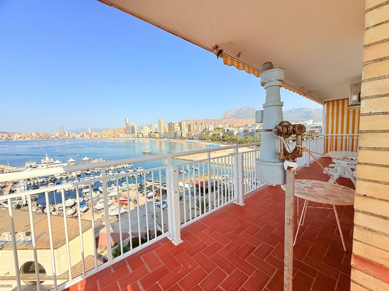 Villa for Sale in Benidorm, 1