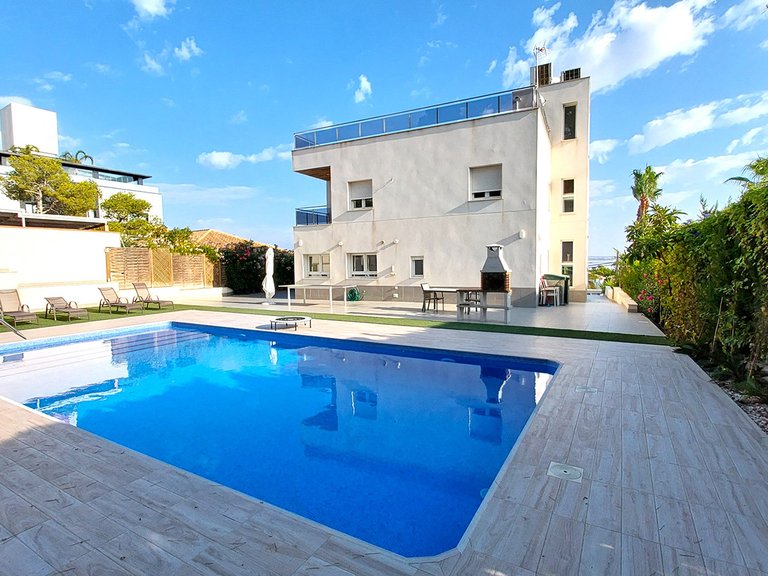 Villa for Sale in Los Balcones,Alicante 4