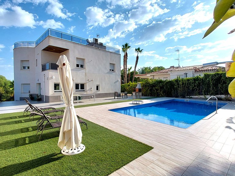 Villa for Sale in Los Balcones,Alicante 3