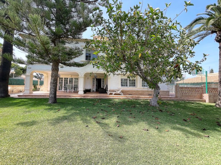 Villa for Sale in Cabo Roig,Alicante 1