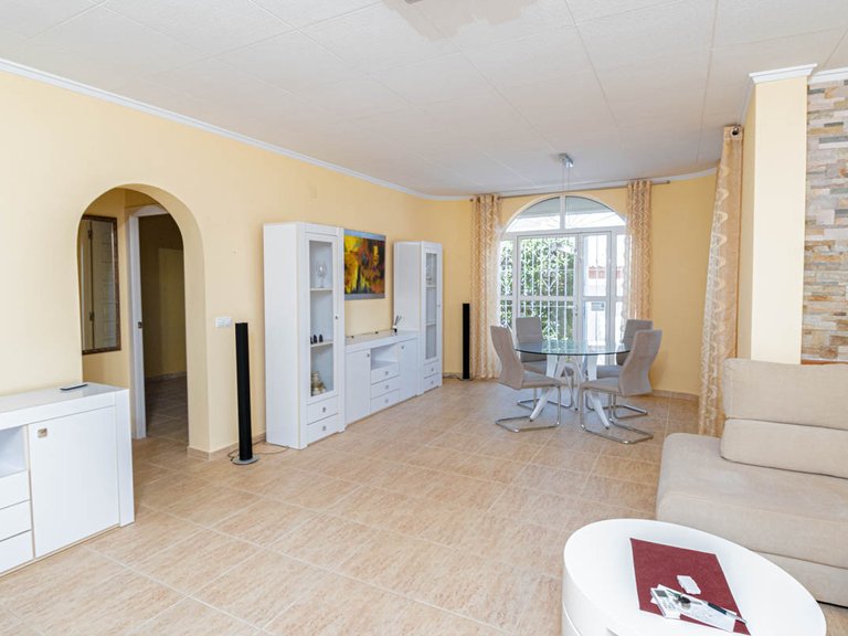 Villa for Sale in Mil Palmeras,Alicante 3