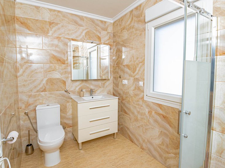 Villa for Sale in Mil Palmeras,Alicante 29