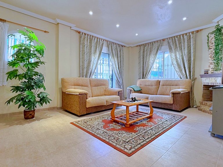 Villa for Sale in Punta Prima,Alicante 5
