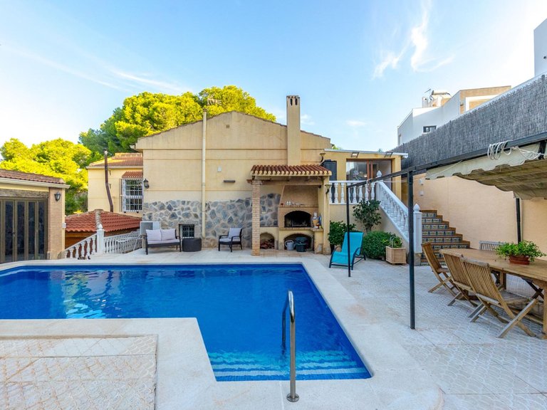 Villa for Sale in Los Balcones, 1