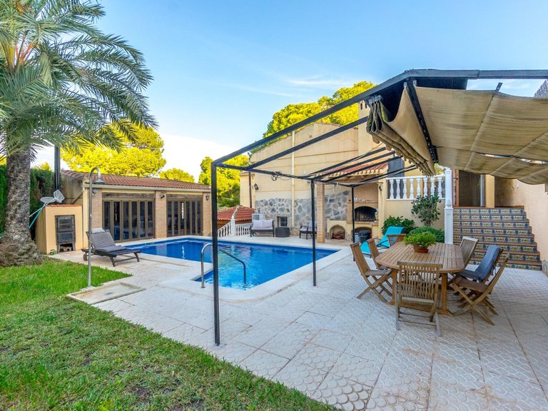 Villa for Sale in Los Balcones, 2