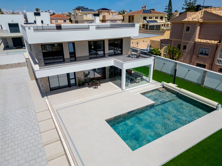 Villa for Sale in Aguas Nuevas,Alicante 53
