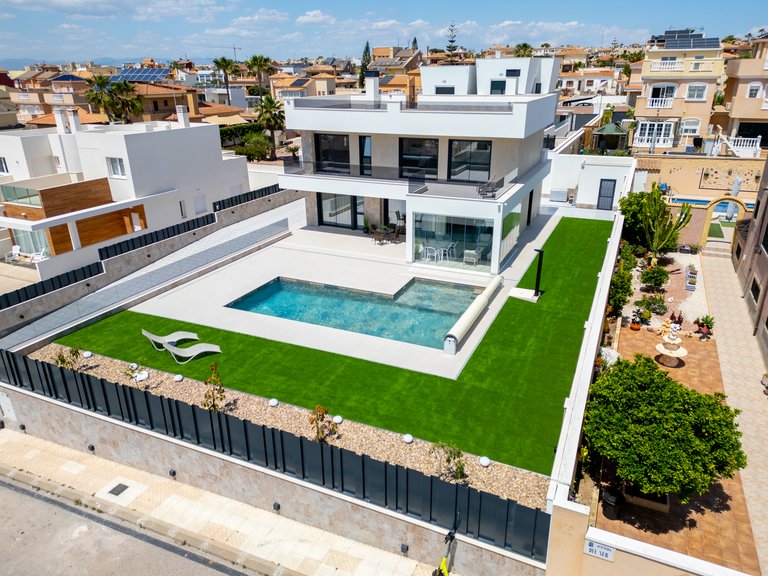 Villa for Sale in Aguas Nuevas,Alicante 55