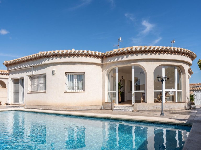 Villa for Sale in Playa Flamenca,Alicante 1