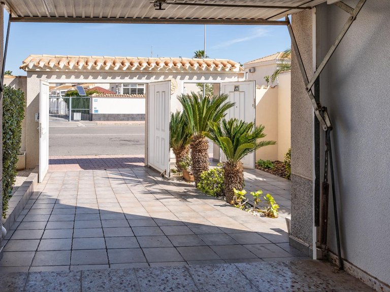 Villa for Sale in Playa Flamenca,Alicante 46