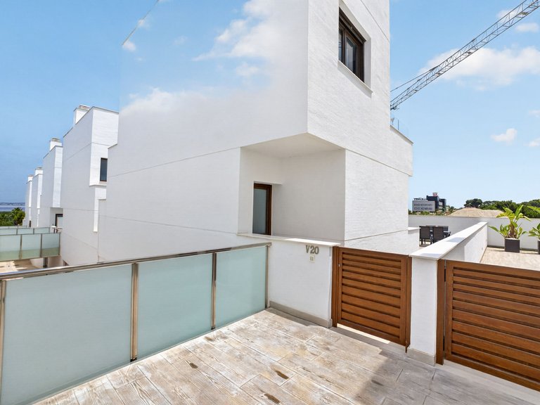 Villa for Sale in Laguna Beach Resort - Los Balcones,Alicante 36