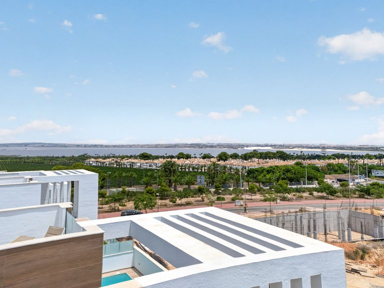 Villa for Sale in Laguna Beach Resort - Los Balcones,Alicante 28