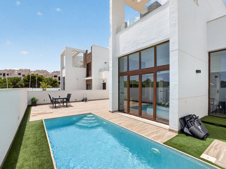 Villa for Sale in Laguna Beach Resort - Los Balcones,Alicante 3