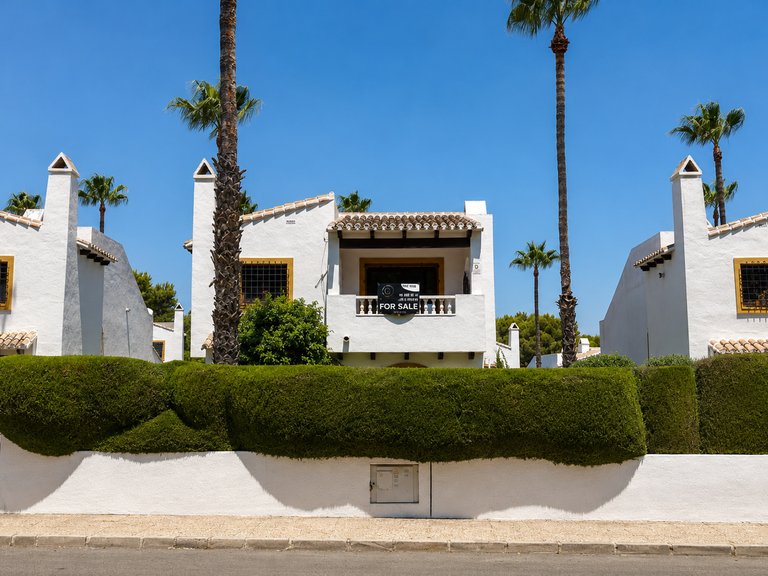 Villa for Sale in Villamartín,Alicante 2