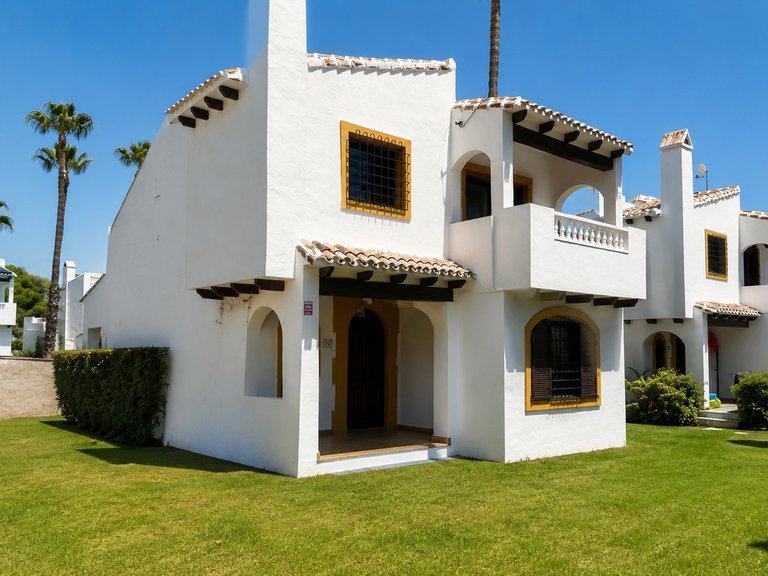 Villa for Sale in Villamartín,Alicante 1