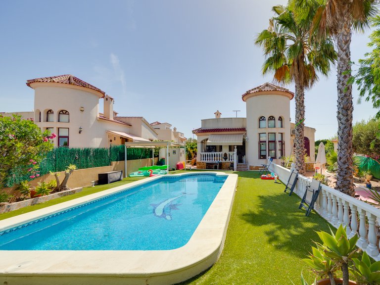 Villa for Sale in San Fulgencio,Alicante 2