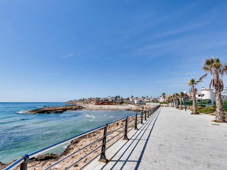 Villa for Sale in La Florida,Alicante 35