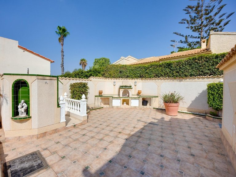 Villa for Sale in La Florida,Alicante 11