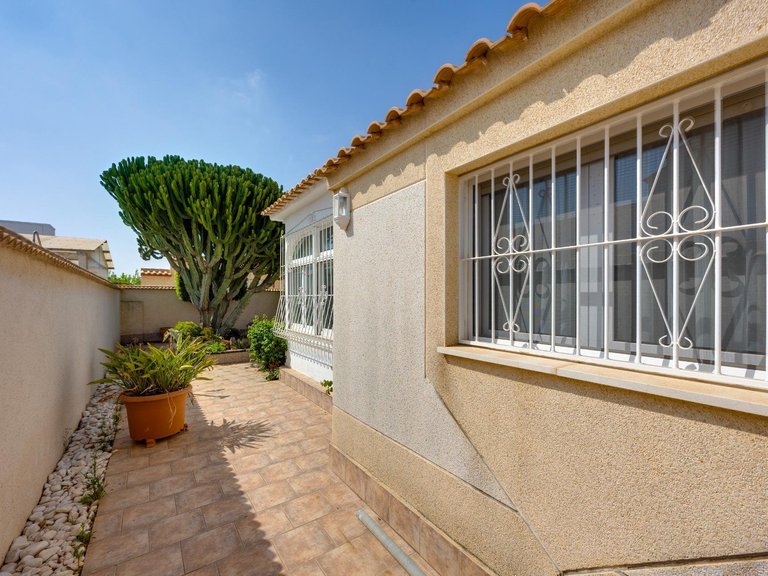 Villa for Sale in La Florida,Alicante 7