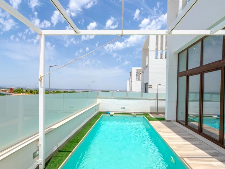 Villa for Sale in Laguna Beach Resort - Los Balcones,Alicante 4