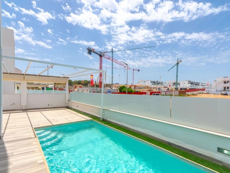 Villa for Sale in Laguna Beach Resort - Los Balcones,Alicante 2
