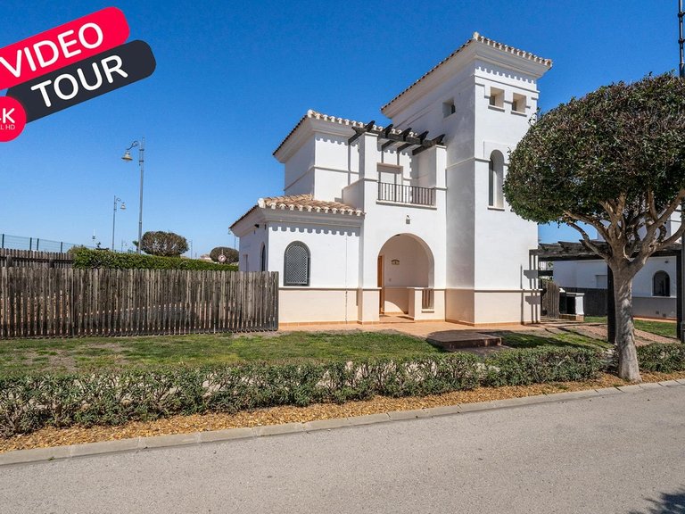 Villa for Sale in Inland La Torre Golf Resort, Murcia 1