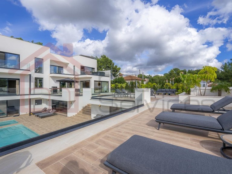Villa for Sale in Pinar De Campoverde, Alicante 3