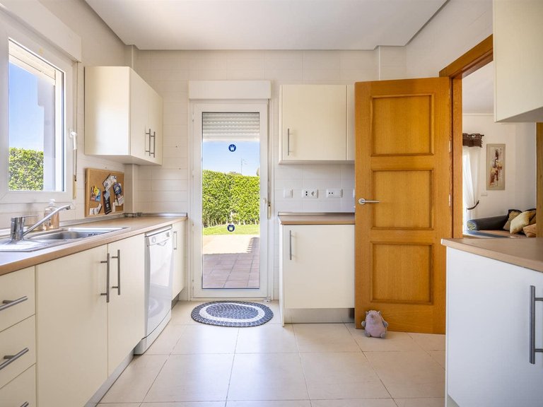 Villa for Sale in Inland La Torre Golf Resort, Murcia 13
