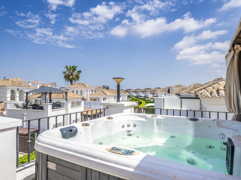 Villa for Sale in Inland La Torre Golf Resort, Murcia 5