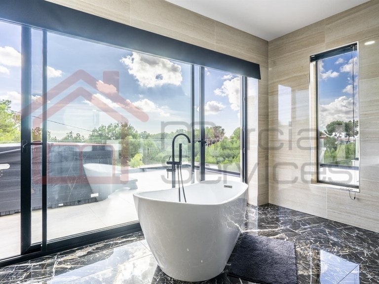 Villa for Sale in Pinar De Campoverde, Alicante 13