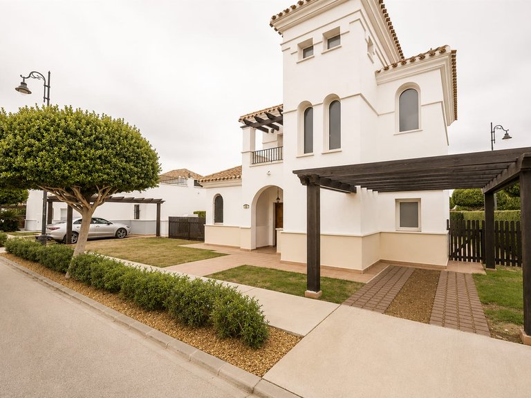 Villa for Sale in La Torre Golf Resort, Murcia 1