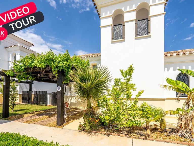 Villa for Sale in Inland La Torre Golf Resort, Murcia 1