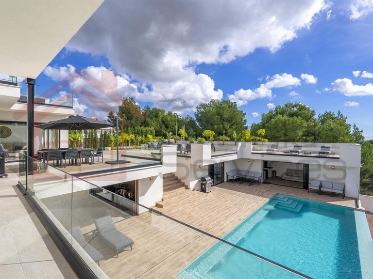 Villa for Sale in Pinar De Campoverde, Alicante 26