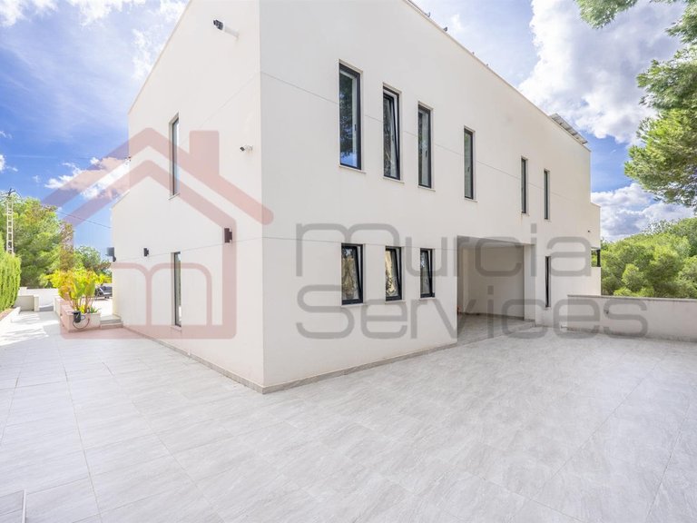 Villa for Sale in Pinar De Campoverde, Alicante 34