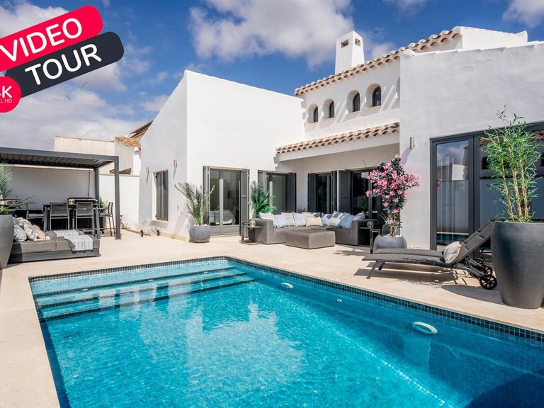 Villa for Sale in El Valle Golf Resort, Murcia 1