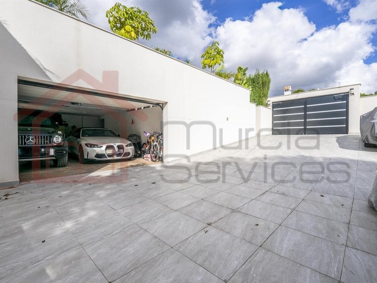 Villa for Sale in Pinar De Campoverde, Alicante 42