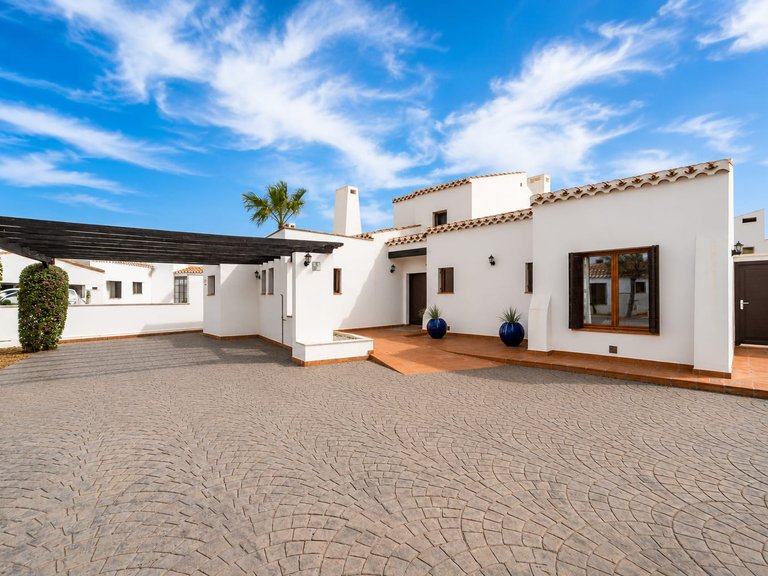 Villa for Sale in Inland El Valle Golf Resort, Murcia 1