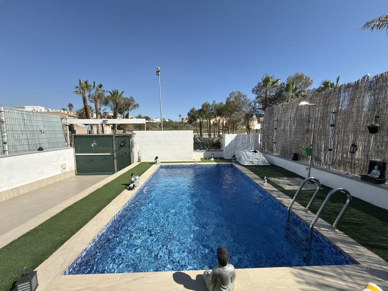 Villa for Sale in Blue Lagoon, Alicante 6
