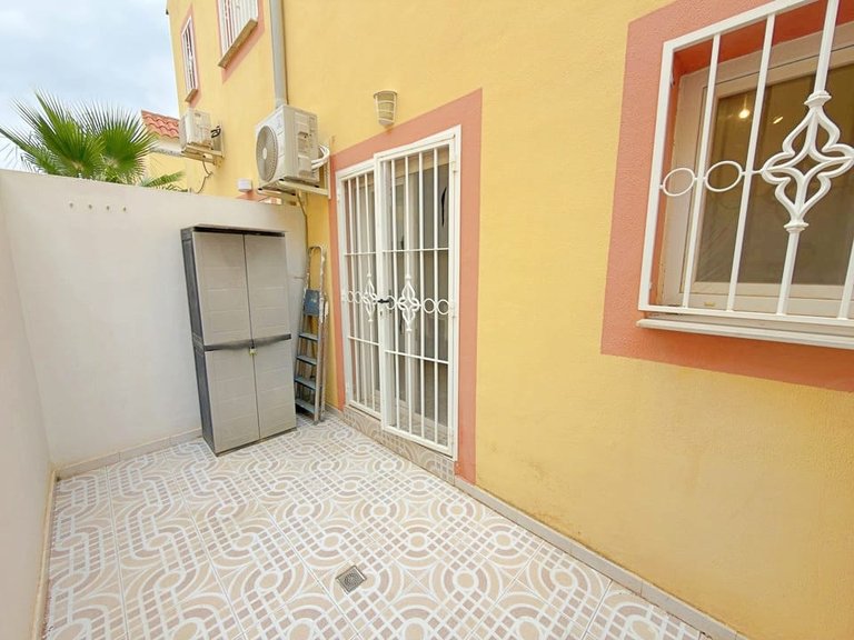 Town House for Sale in Villamartin, Alicante 18