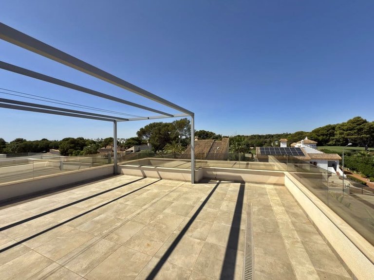 Villa for Sale in Villamartin, Alicante 38
