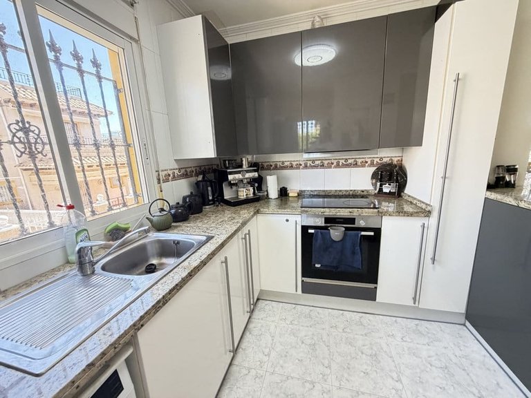 Villa for Sale in Villamartin, 13